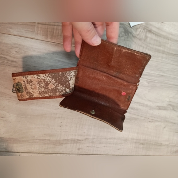 LOUIS VUITTON Key Case Monogram - Picture 10 of 12